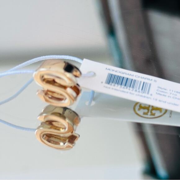 Tory Burch- Monogram “S” initial charm, NWT - Picture 1 of 7